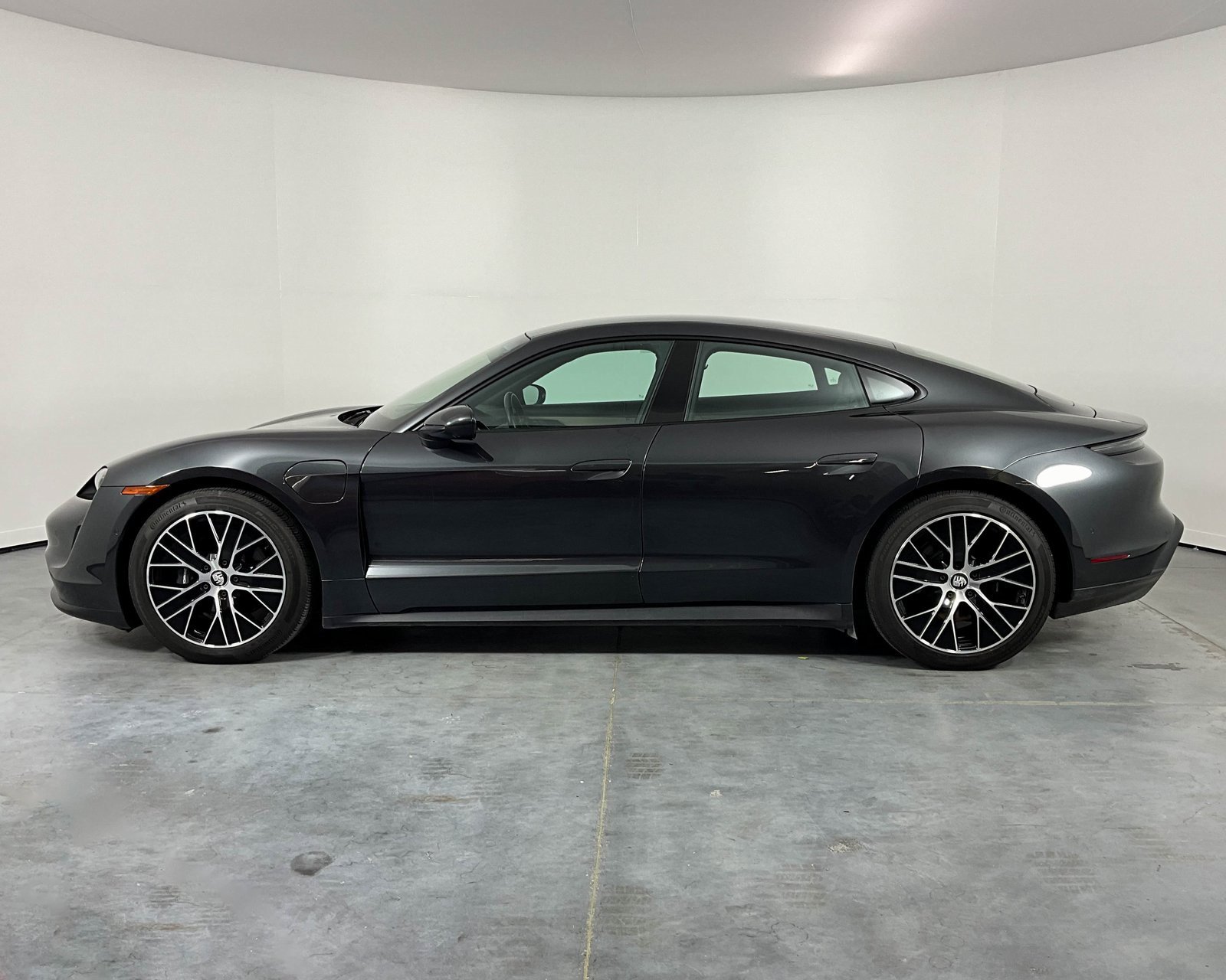 Certified 2024 Porsche Taycan image 2