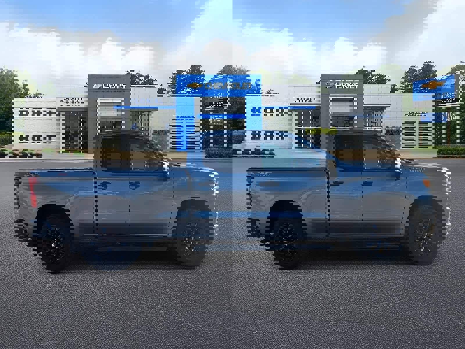 Used 2021 Chevrolet Silverado 1500 Custom image 3