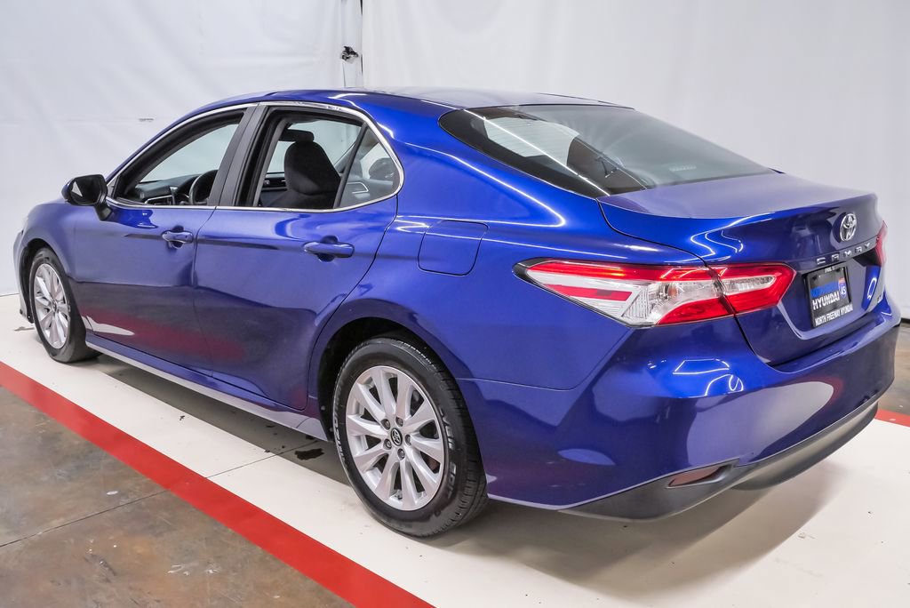 Used 2018 Toyota Camry LE image 8