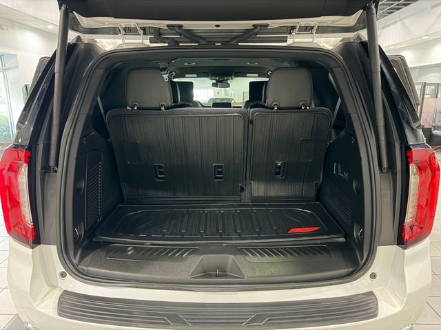 Used 2024 GMC Yukon SLT w/ SLT Luxury Package AWD/4WD image 10
