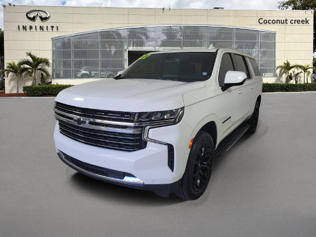 Used 2022 Chevrolet Suburban LT RWD image 2