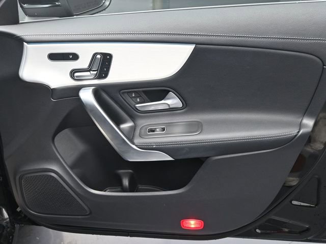 Used 2024 Mercedes-Benz CLA 250 image 35