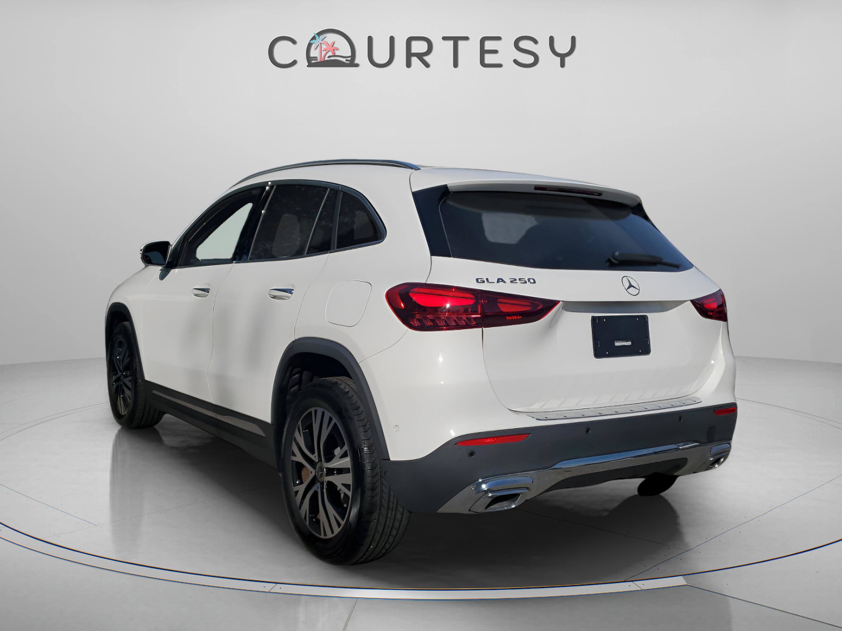 Used 2025 Mercedes-Benz GLA 250 GLA 250 image 2