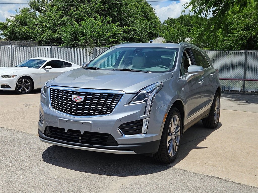 Used 2024 Cadillac XT5 Premium Luxury image 3
