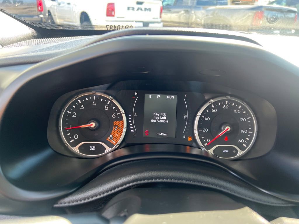 Used 2023 Jeep Renegade Latitude w/ Sun & Fun Group image 25