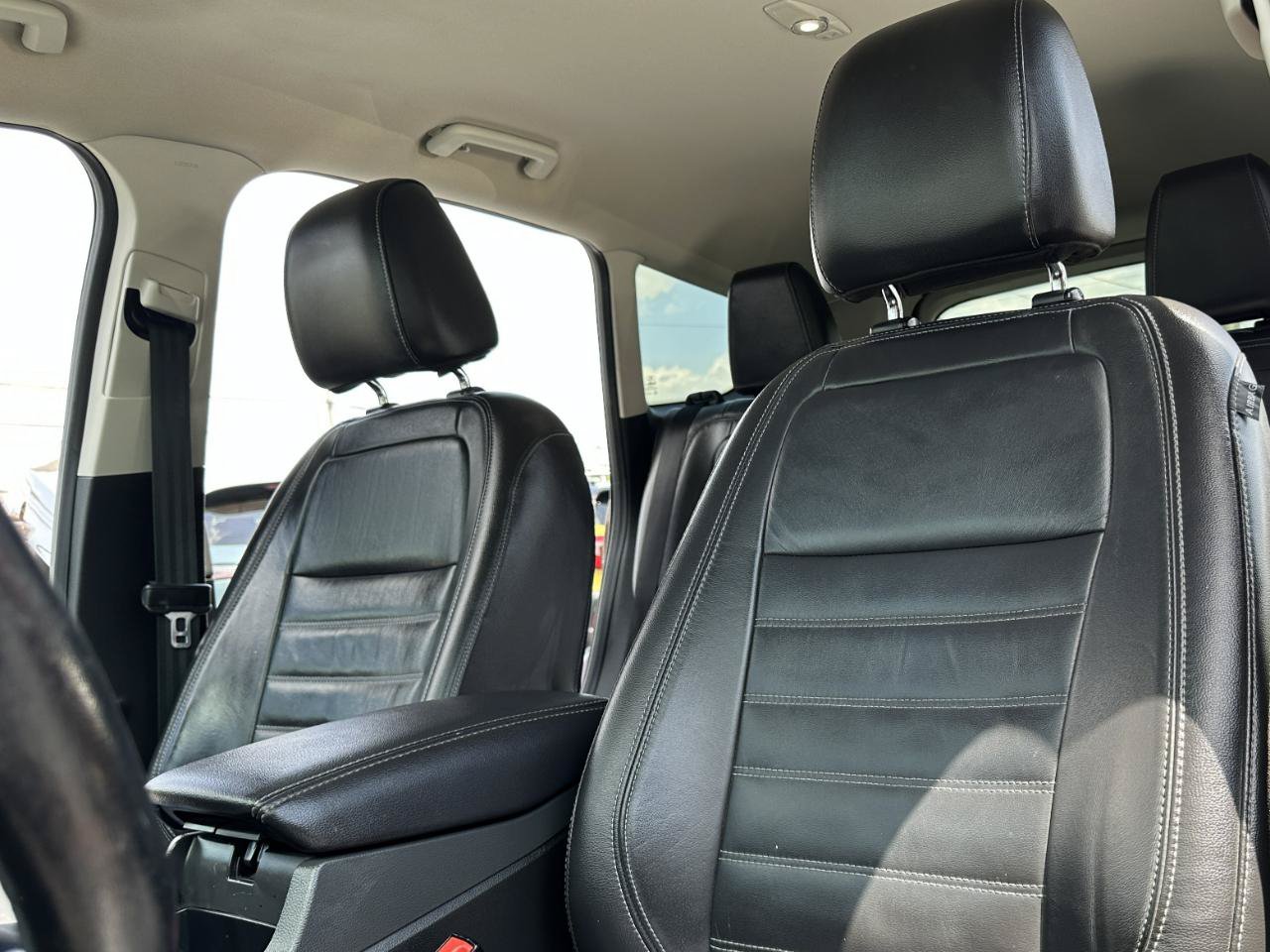Used 2017 Ford Escape Titanium FWD image 28