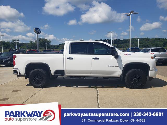 Used 2022 Chevrolet Silverado 2500 LTZ w/ LTZ Plus Package AWD/4WD image 3