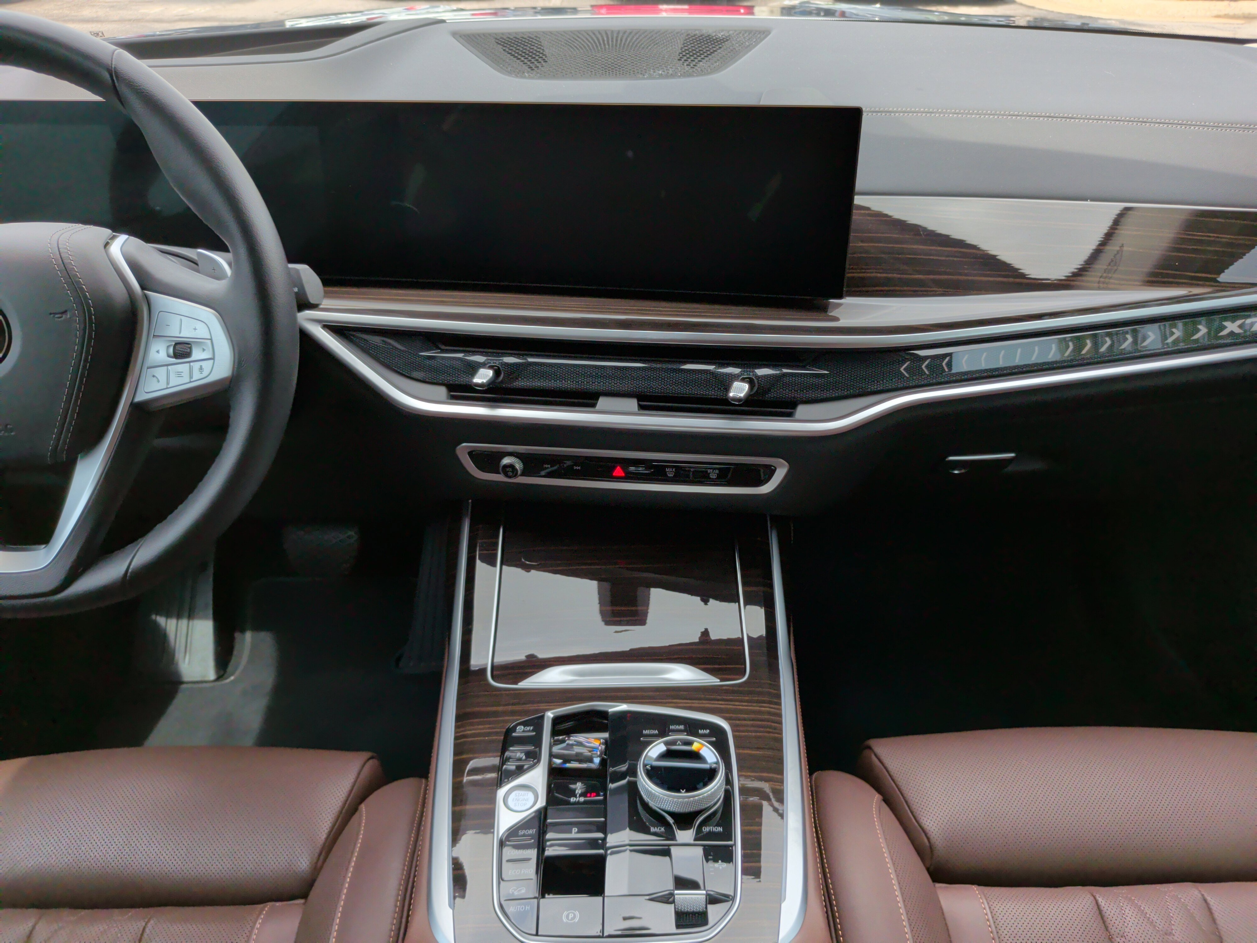 Certified 2024 BMW X7 xDrive40i w/ Executive Package image 31