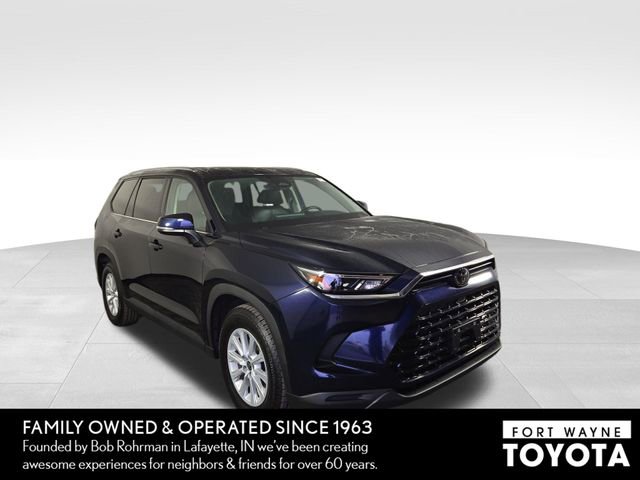 Used 2025 Toyota Grand Highlander AWD image 4