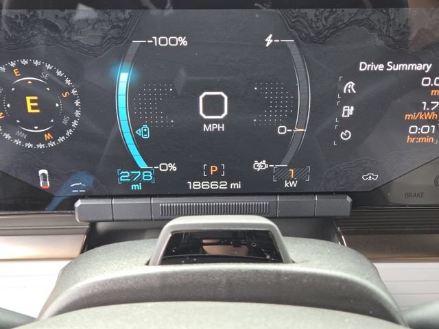 Used 2024 GMC Hummer EV 2X w/ LPO, Illumination Package AWD/4WD image 30