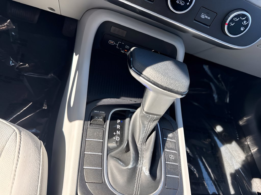 Used 2024 Hyundai Kona SE FWD image 11