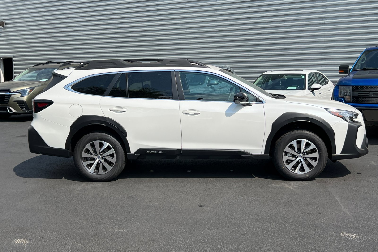 New 2025 Subaru Outback Premium image 3