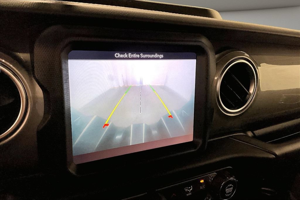 Used 2019 Jeep Wrangler Unlimited Sahara AWD/4WD image 14