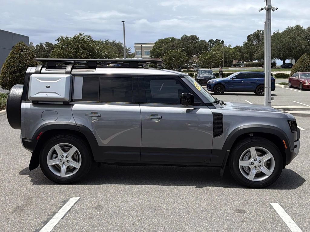 Used 2022 Land Rover Defender 110 SE AWD/4WD image 6