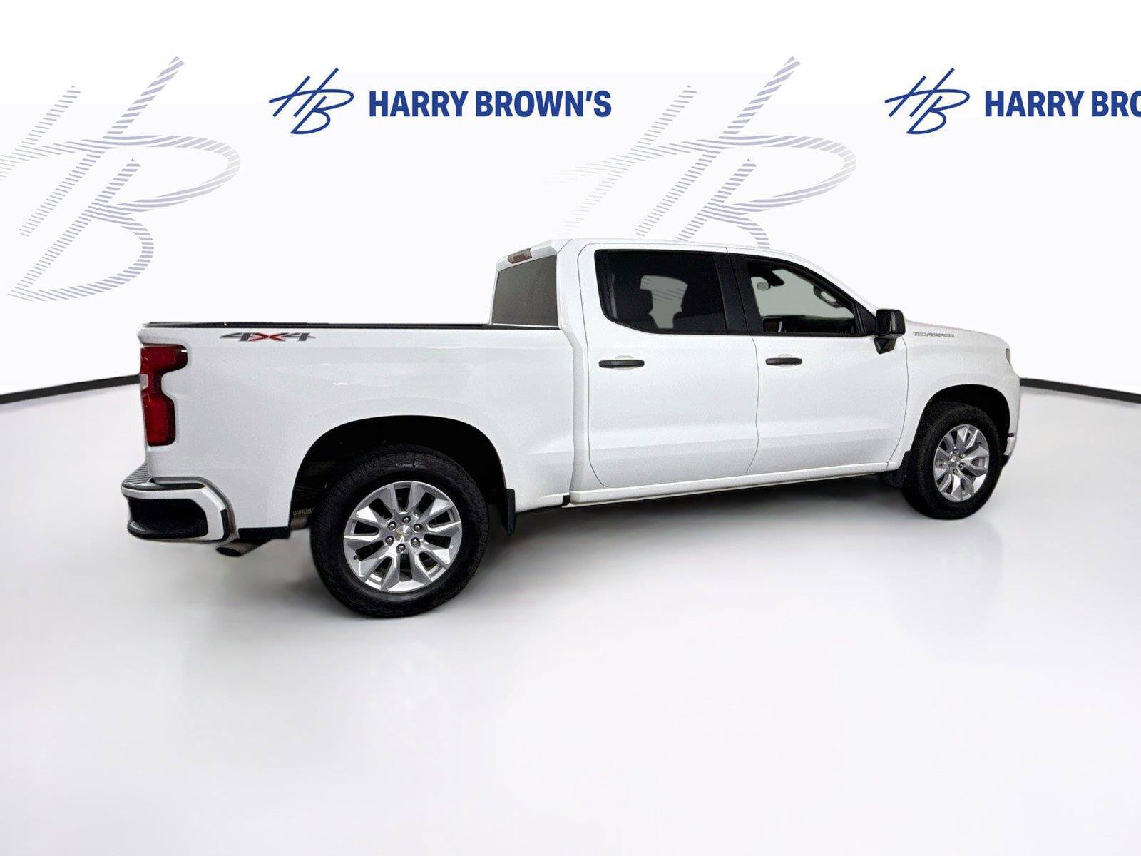 Used 2022 Chevrolet Silverado 1500 Custom w/ Safety Confidence Package AWD/4WD image 29