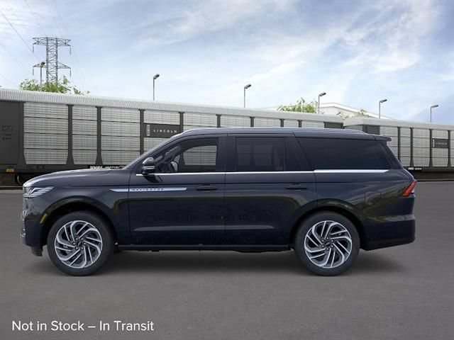 New 2026 Lincoln Navigator Reserve AWD/4WD image 3