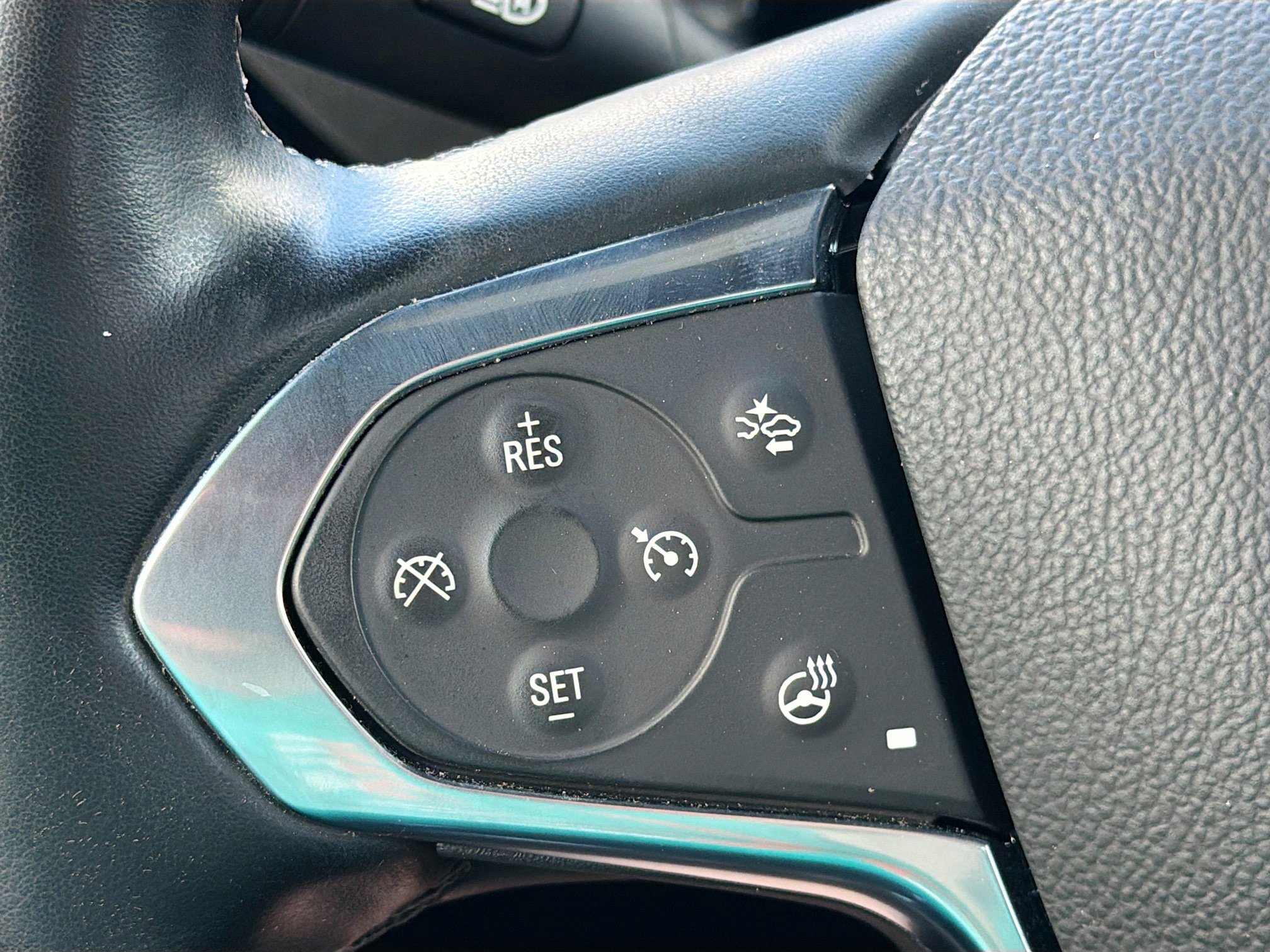 Used 2023 Chevrolet Traverse High Country image 41