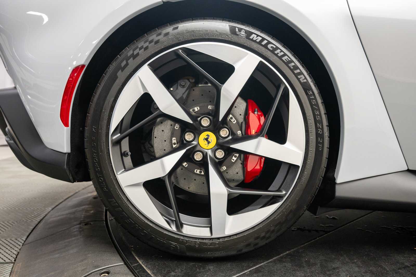 Used 2025 Ferrari 12Cilindri RWD image 37