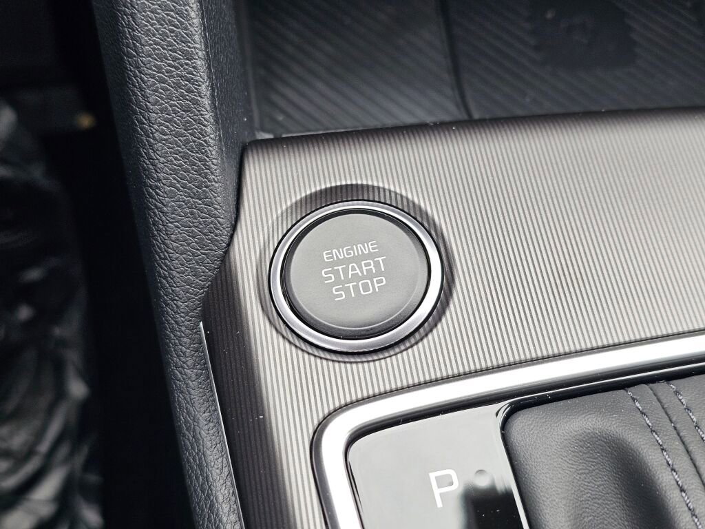 New 2026 Kia Sportage EX w/ EX Panorama Roof Package image 19