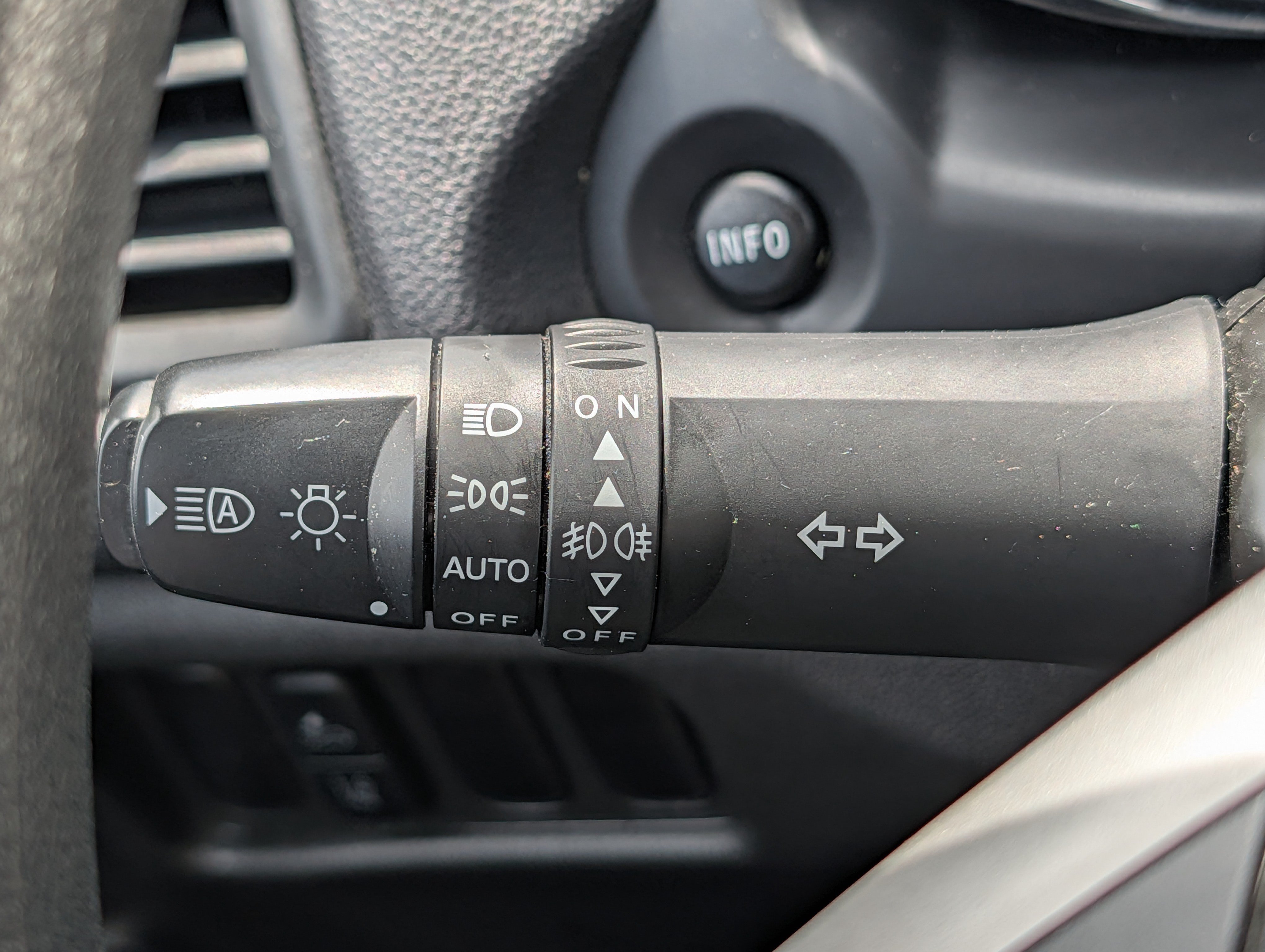 Used 2025 Mitsubishi Outlander Sport ES AWD/4WD image 29