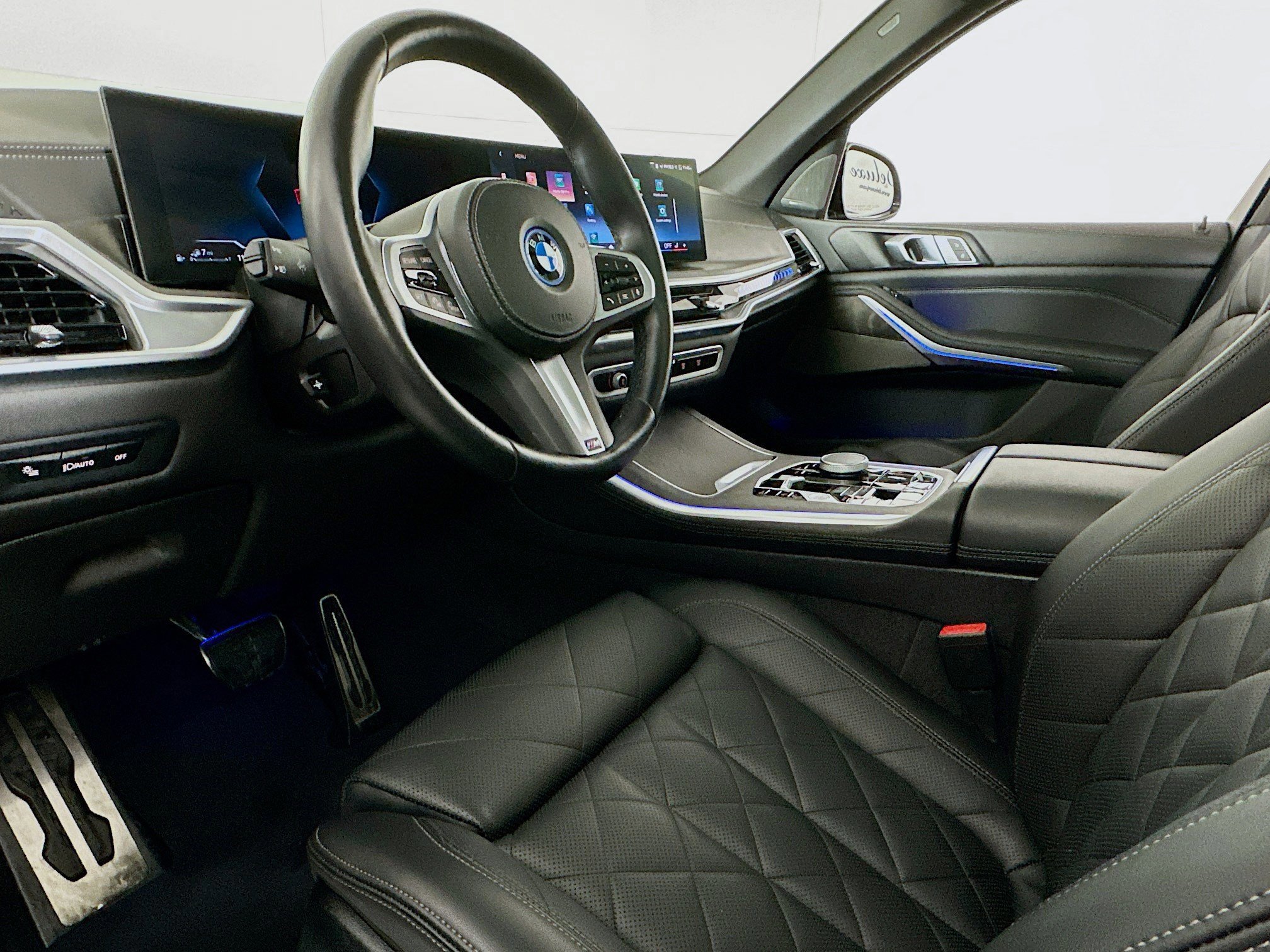 Used 2024 BMW X5 xDrive50e w/ M Sport Package image 7