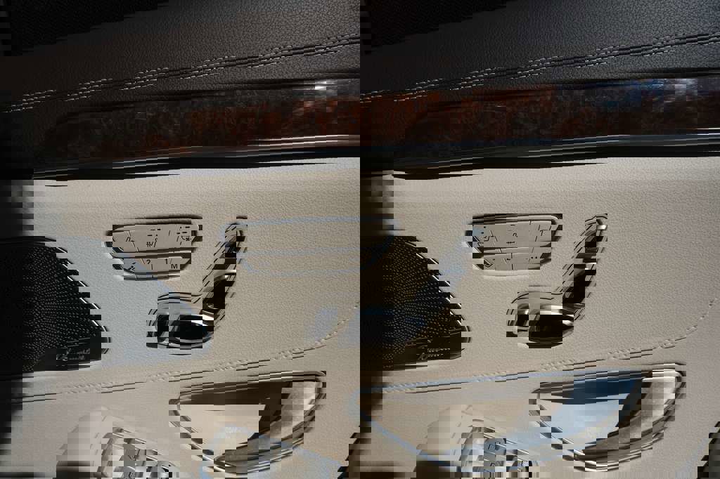 Used 2015 Mercedes-Benz S 550 Sedan image 29