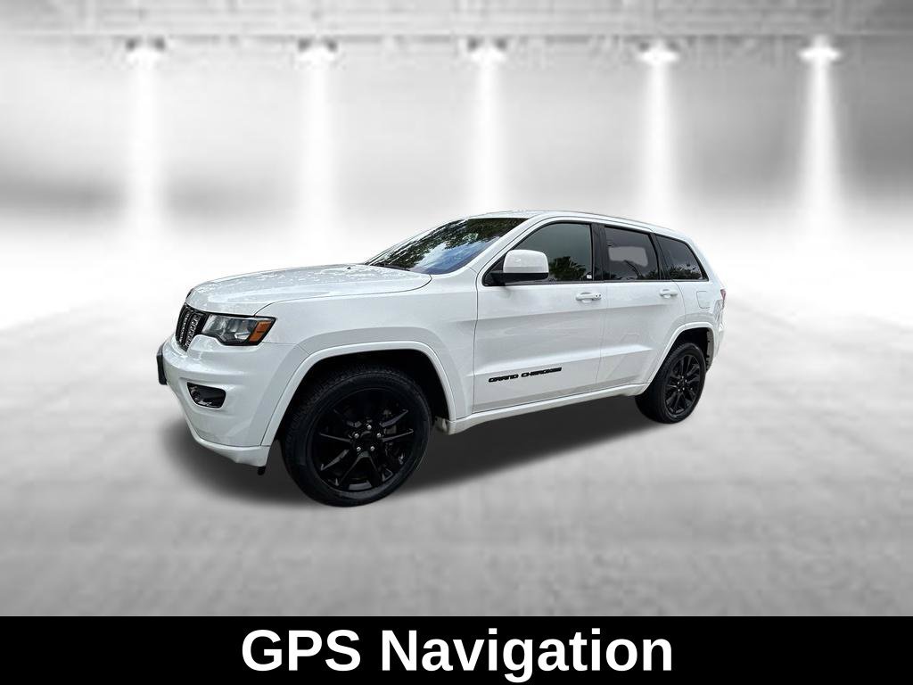 Used 2018 Jeep Grand Cherokee Altitude AWD/4WD image 3
