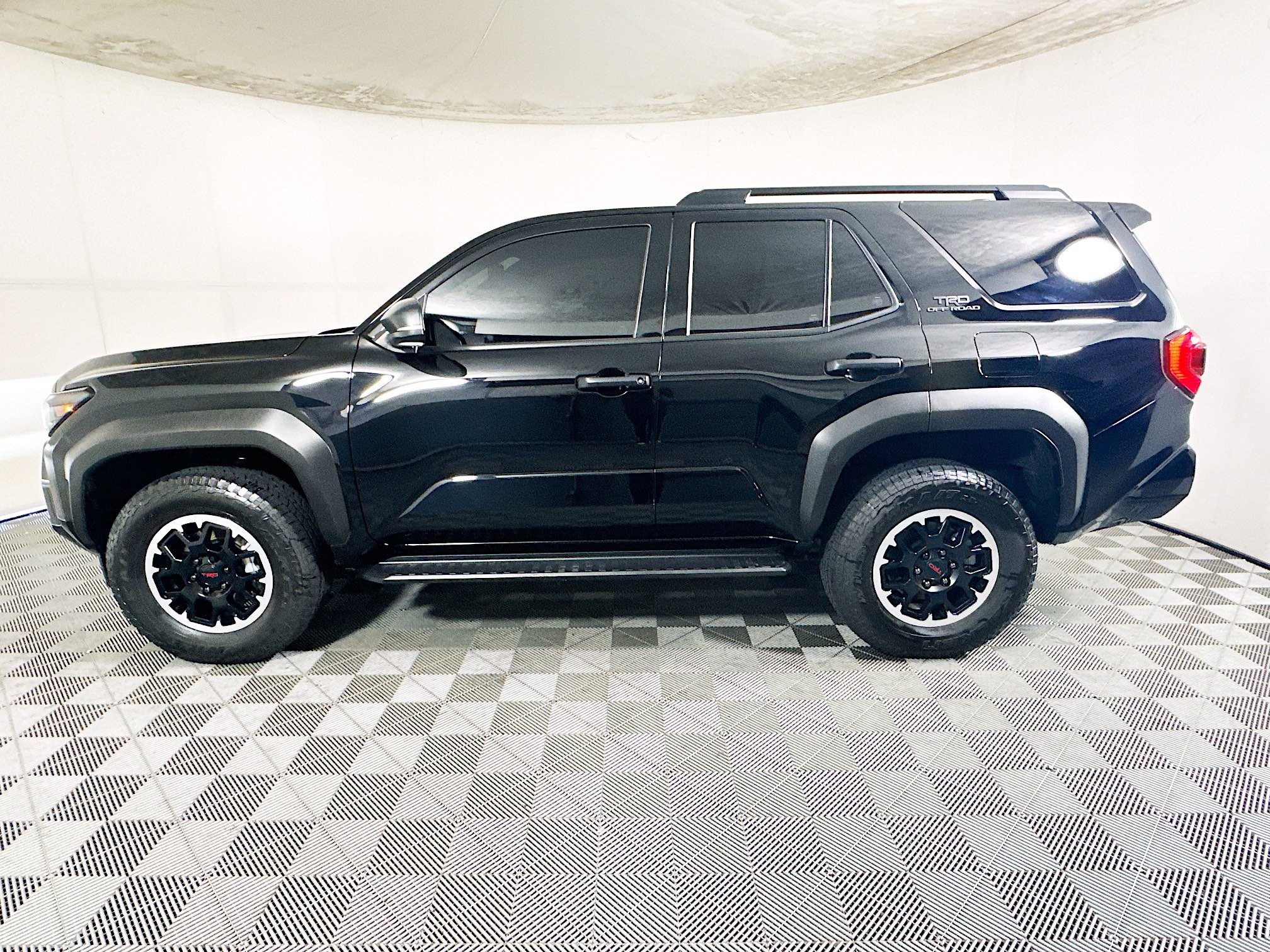 Certified 2025 Toyota 4Runner TRD Off-Road AWD/4WD image 6