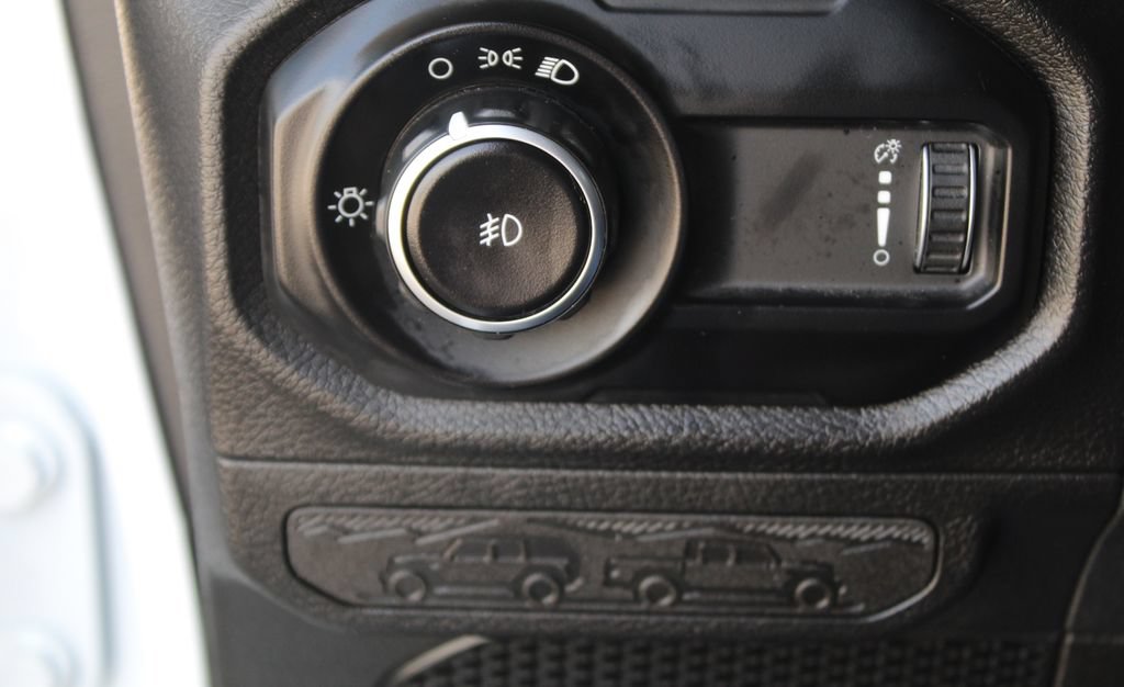 Used 2026 Jeep Wrangler Sport AWD/4WD image 23