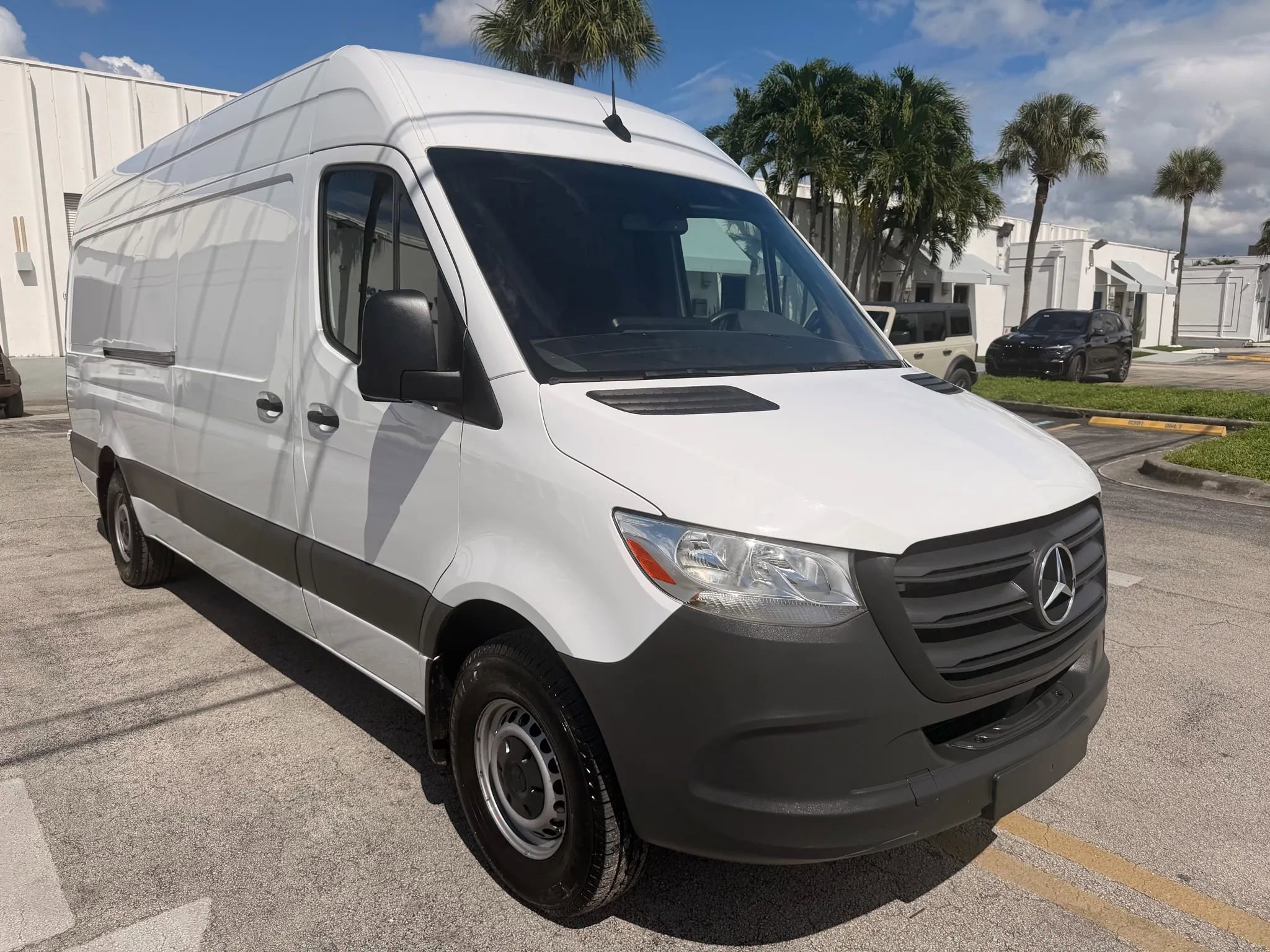 Used 2023 Mercedes-Benz Sprinter 2500 image 1