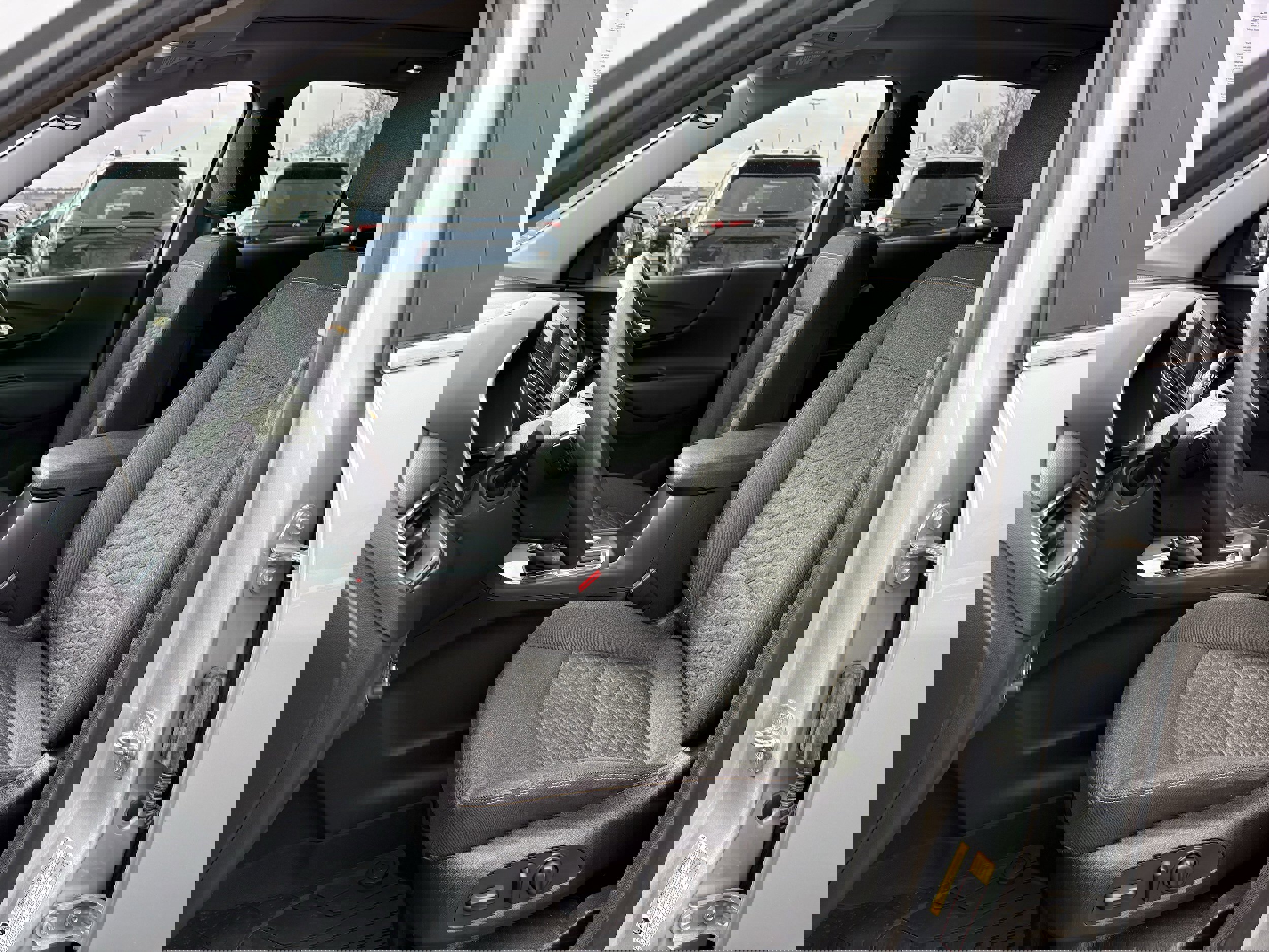 Used 2021 Chevrolet Equinox LT image 27