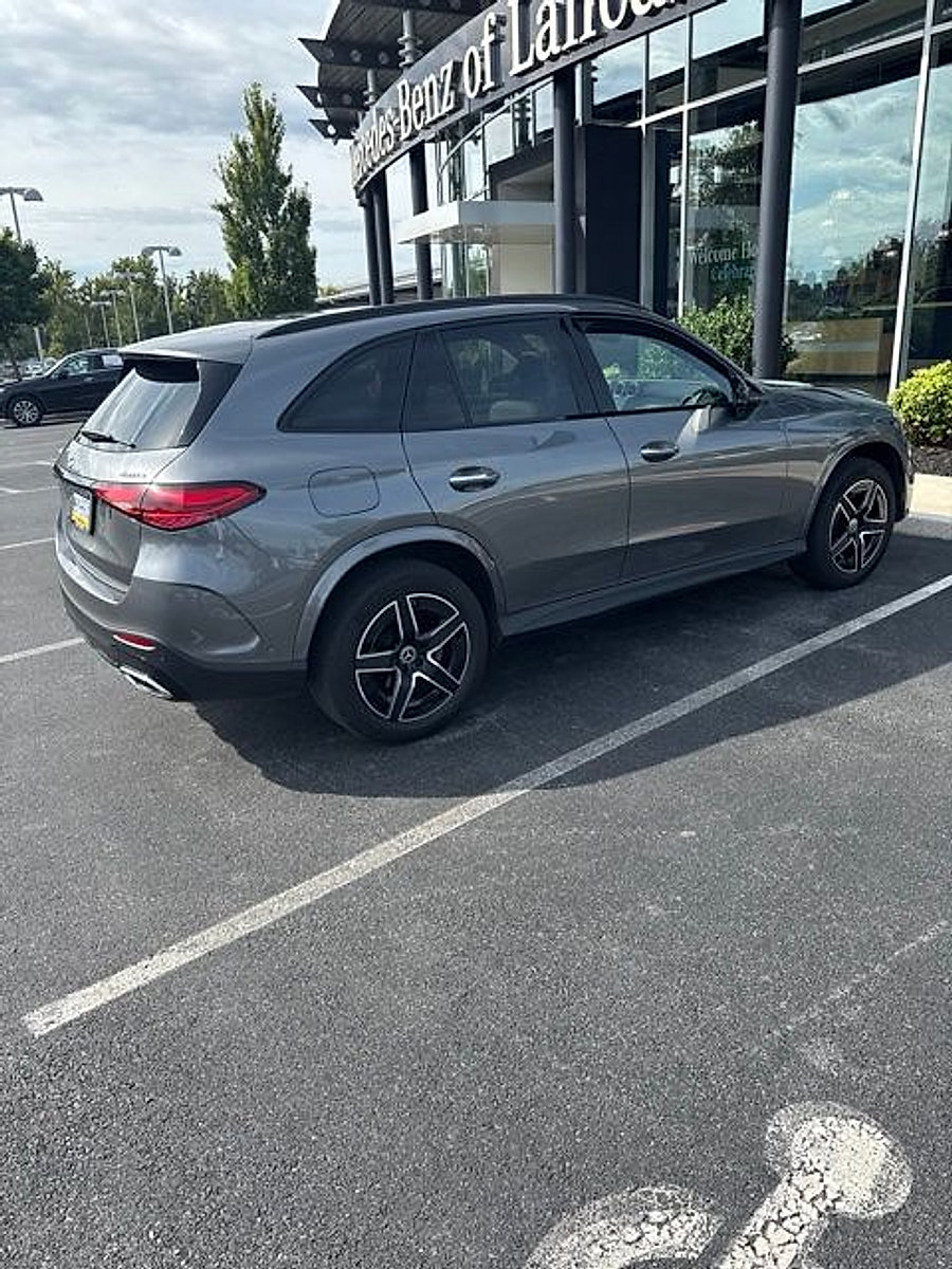 Used 2023 Mercedes-Benz GLC 300 4MATIC image 4
