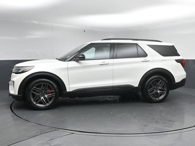 Certified 2025 Ford Explorer ST AWD/4WD image 4
