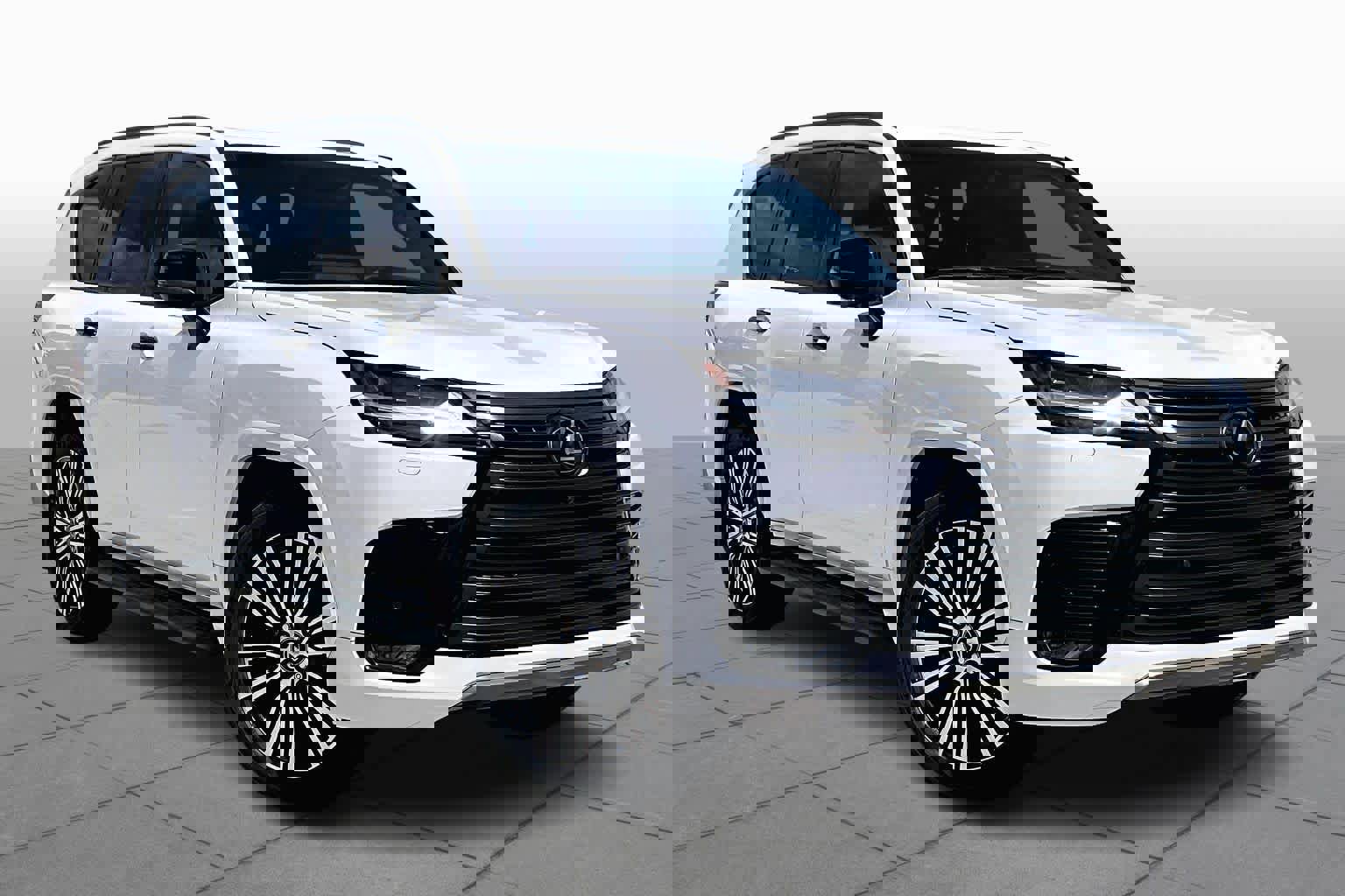 Used 2023 Lexus LX 600 4WD w/ Appearance Package image 3