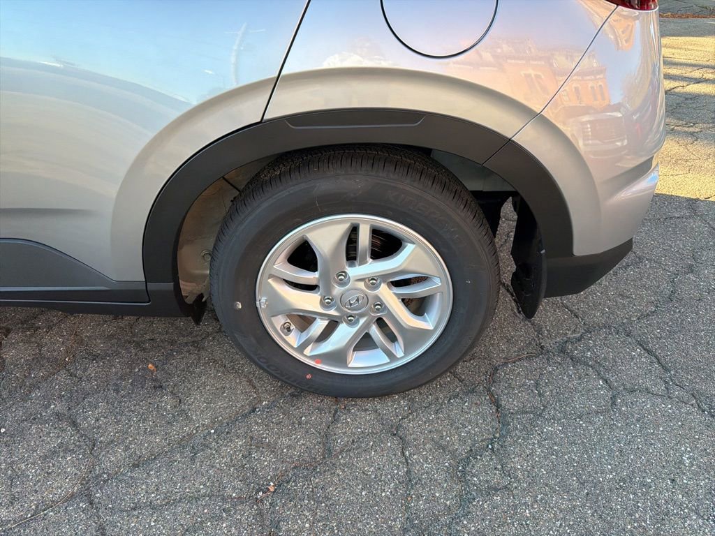 New 2026 Hyundai Venue SE image 11