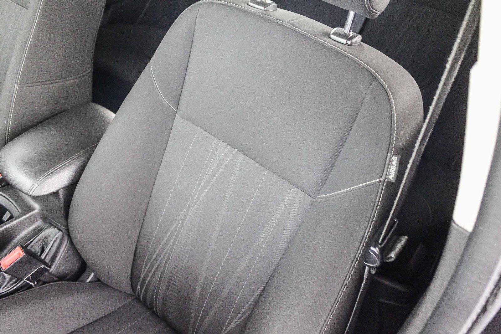 Used 2018 Ford Focus SE w/ Cold Weather Package image 25