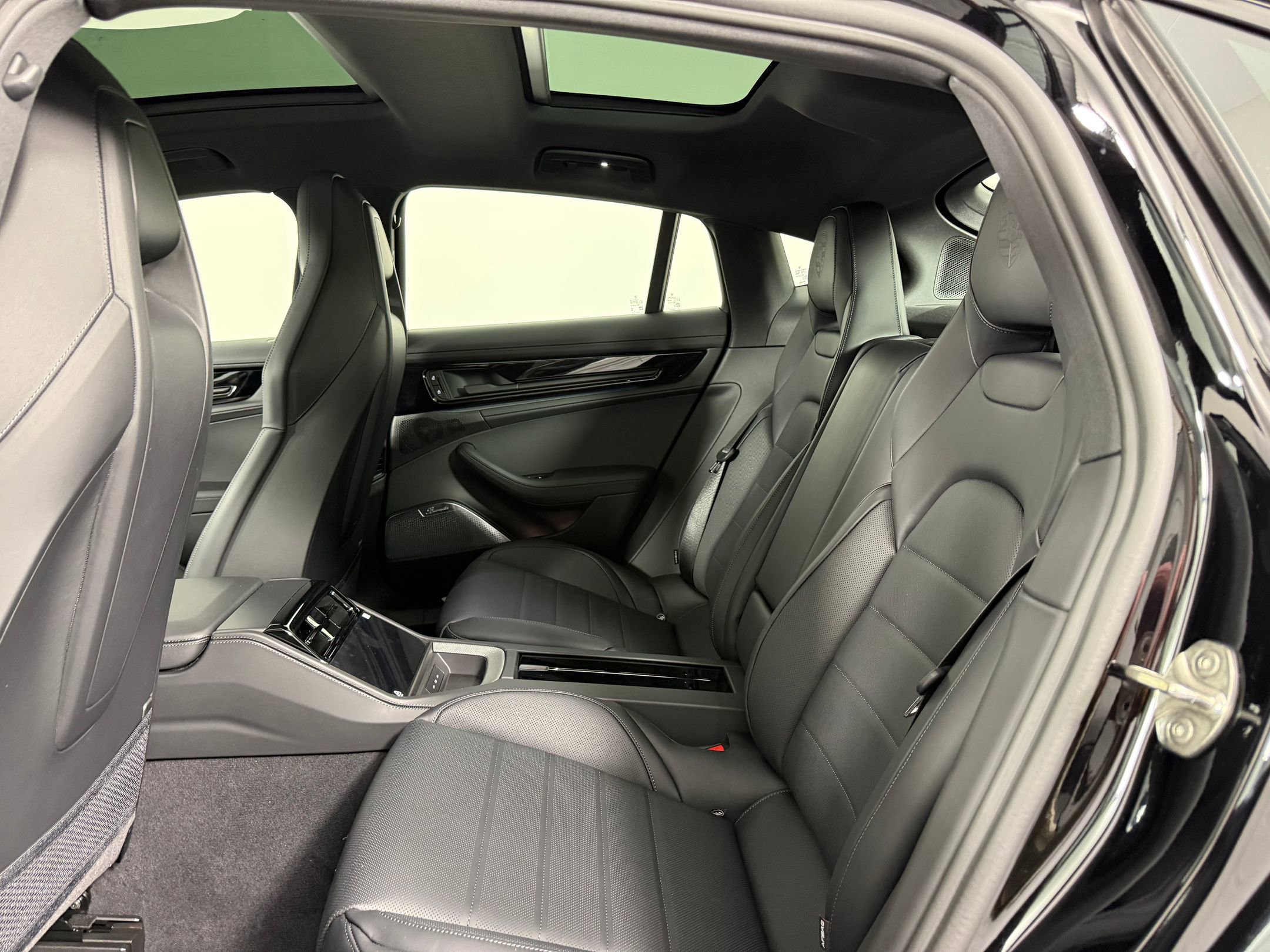 New 2026 Porsche Panamera 4 image 15