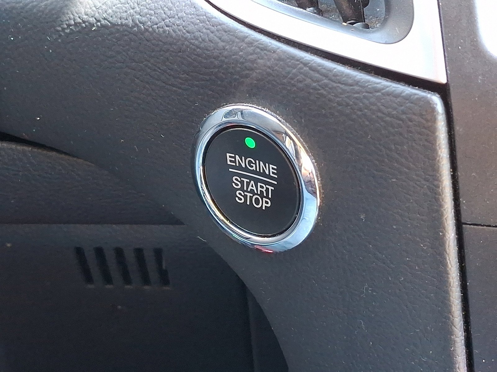 Certified 2019 Ford Edge SEL w/ Equipment Group 201A image 24