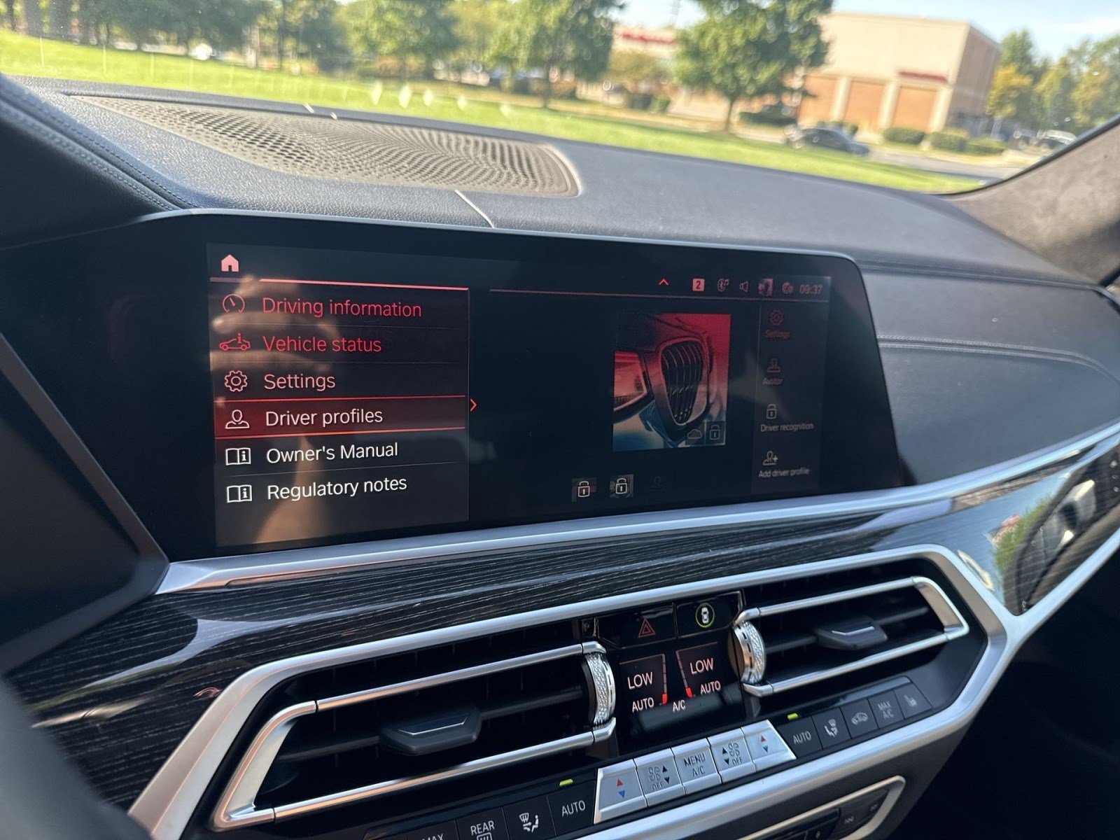 Used 2022 BMW X7 M50i AWD/4WD image 18