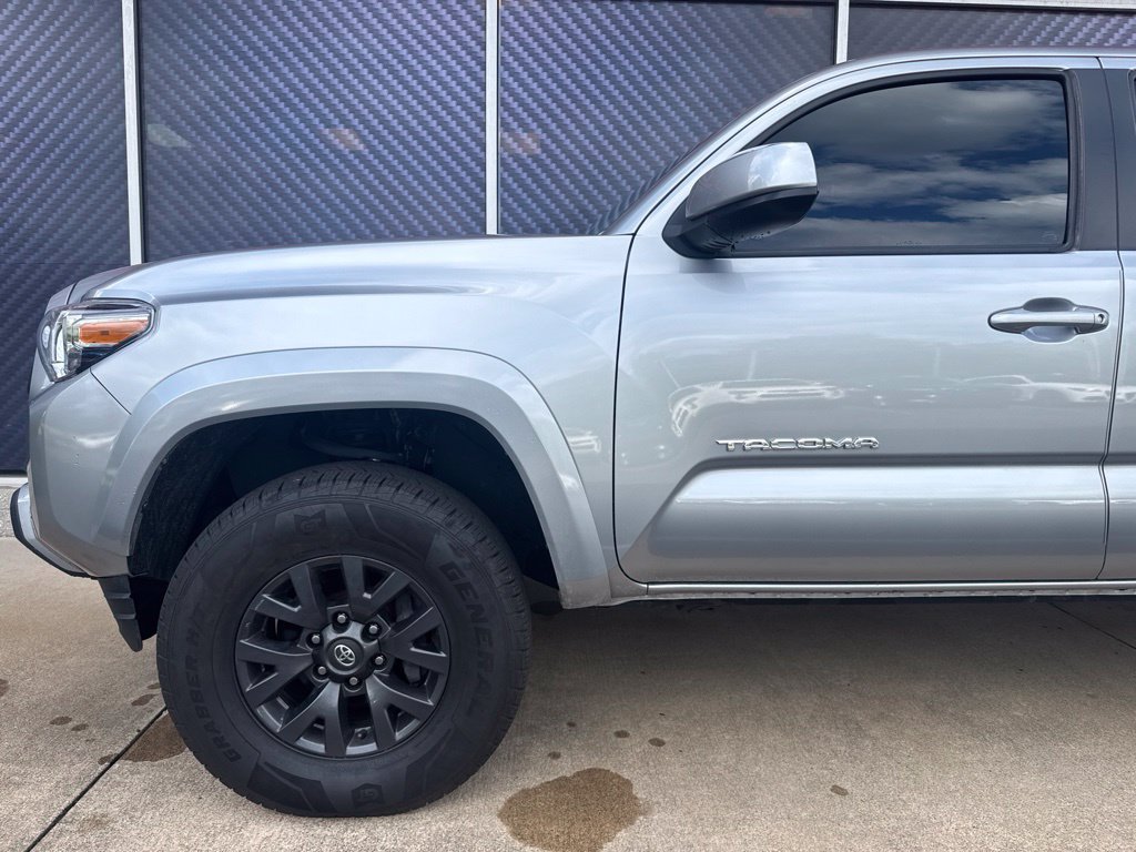 Used 2023 Toyota Tacoma SR5 AWD/4WD image 16