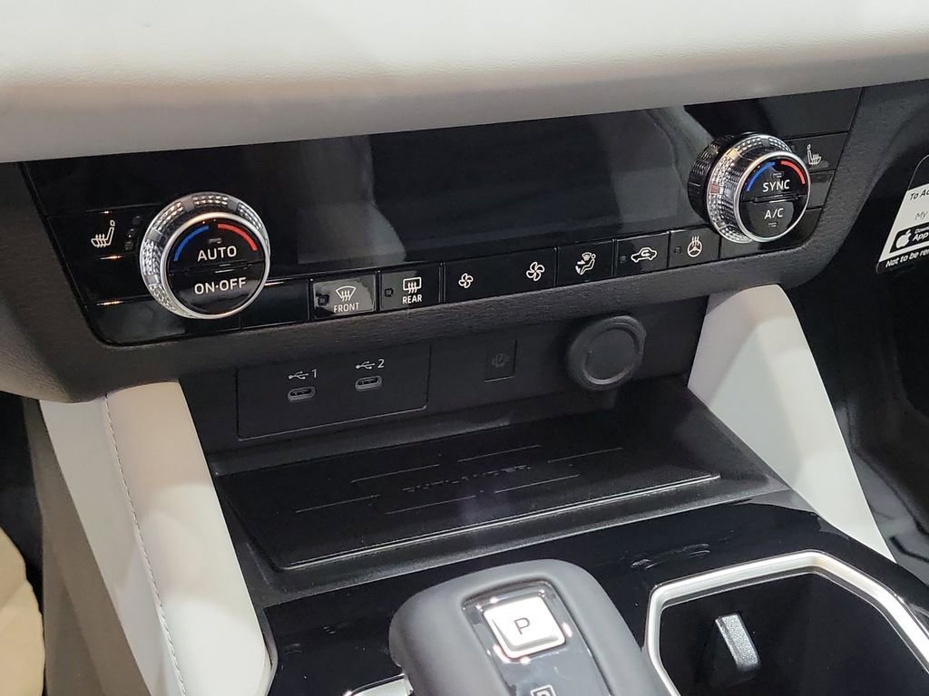 New 2026 Mitsubishi Outlander SE image 18
