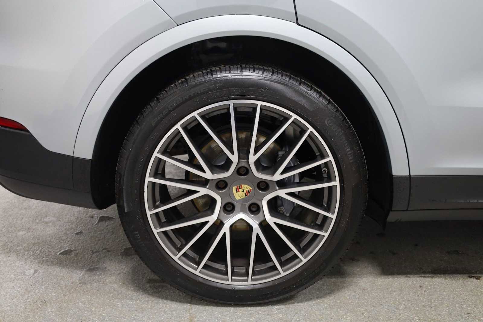 Used 2021 Porsche Cayenne image 38