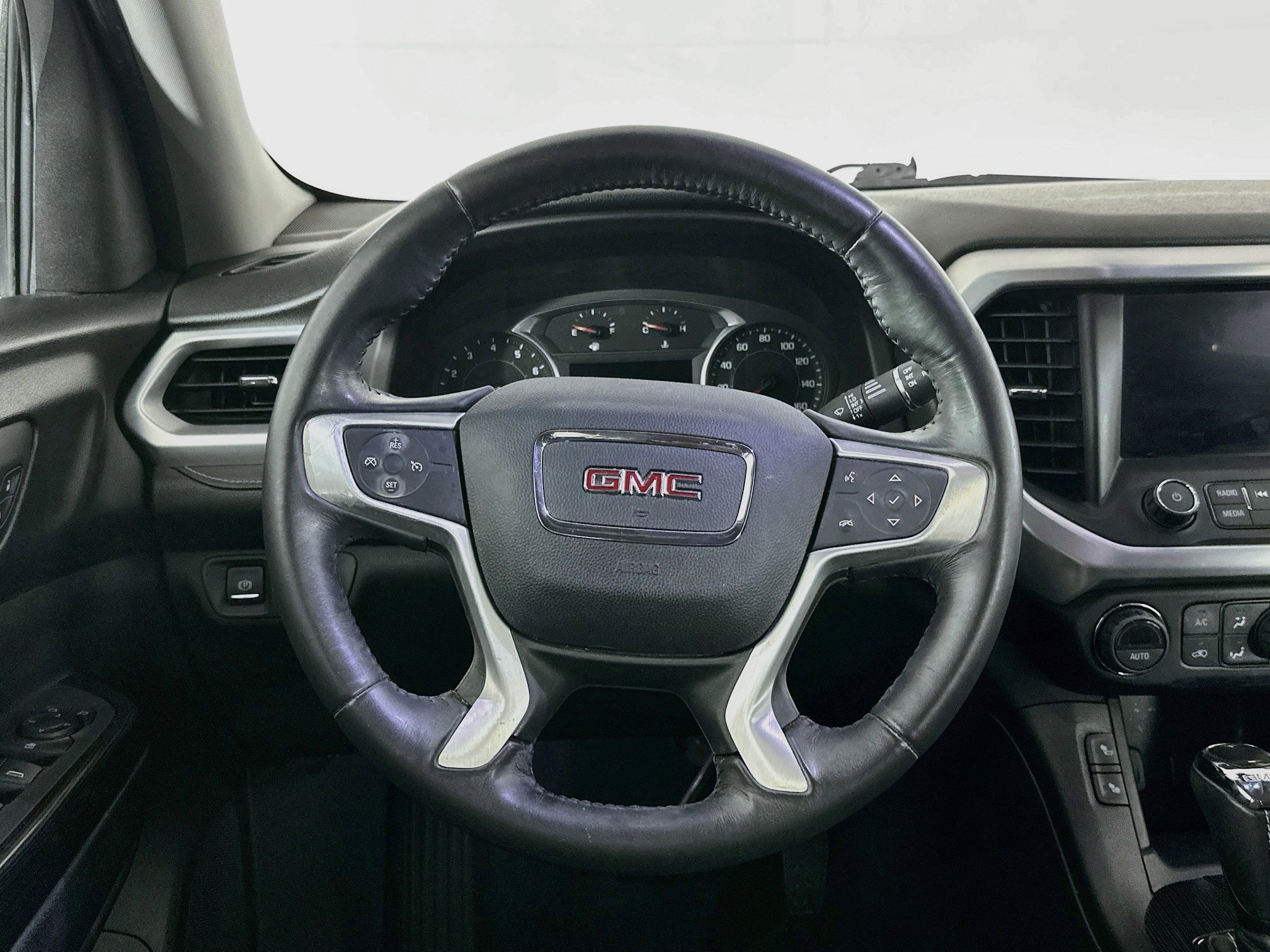 Used 2017 GMC Acadia SLT FWD image 18