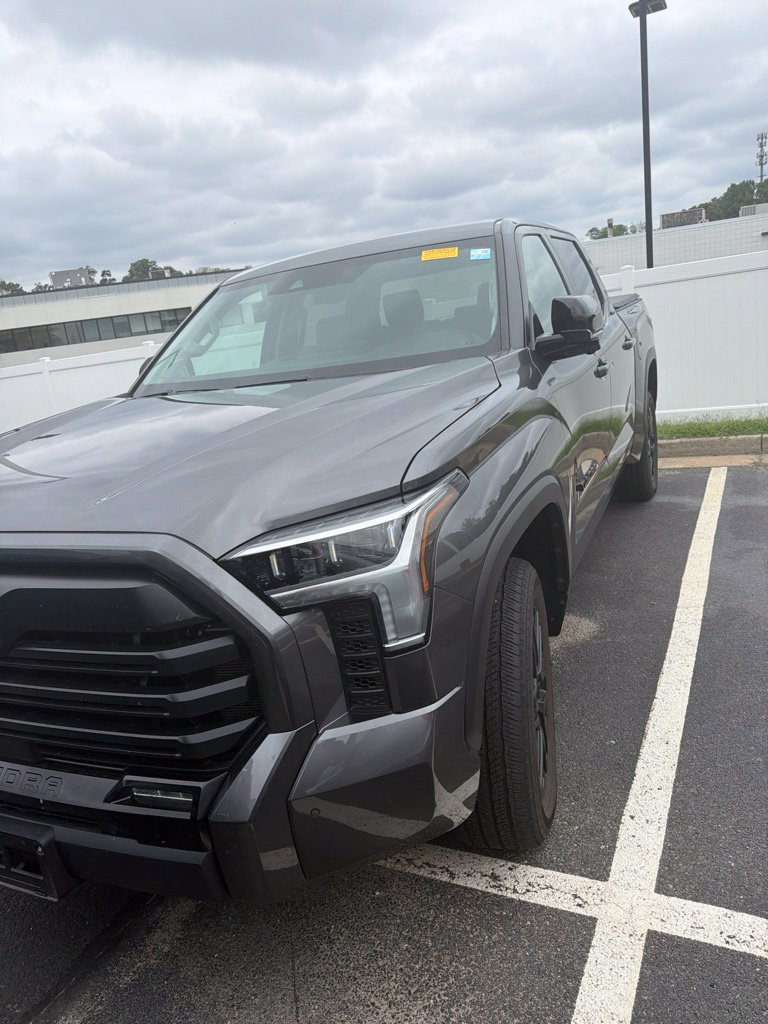 Used 2024 Toyota Tundra Limited AWD/4WD image 2