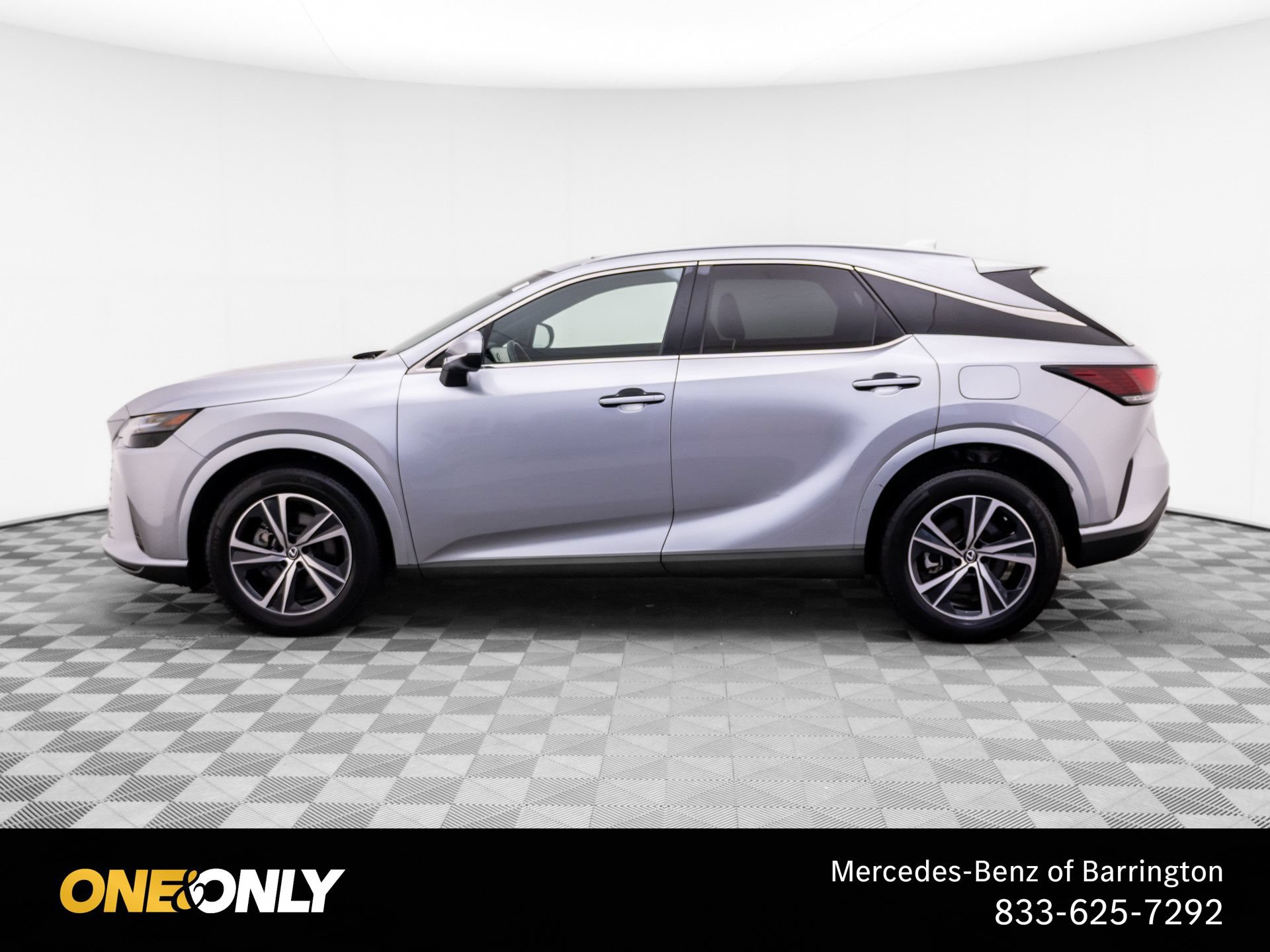 Used 2023 Lexus RX 350 Premium w/ Accessory Package AWD/4WD image 2