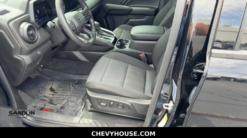 Used 2023 Chevrolet Colorado Trail Boss w/ Technology Package AWD/4WD image 20