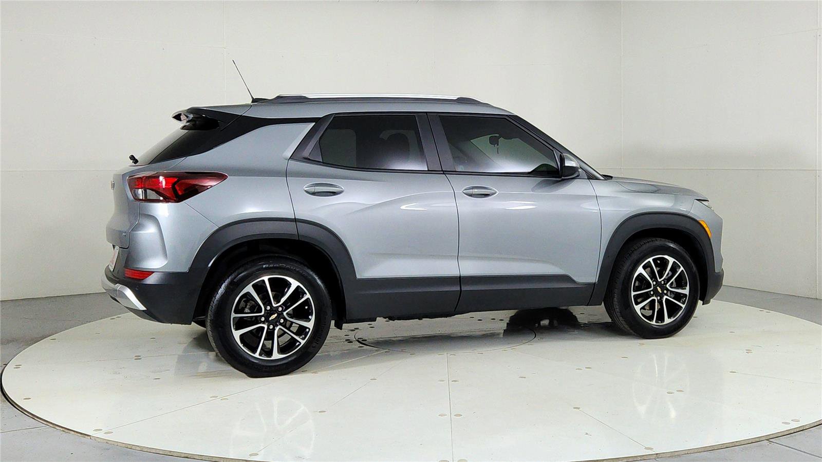 Used 2024 Chevrolet TrailBlazer LT w/ Driver Confidence Package image 7