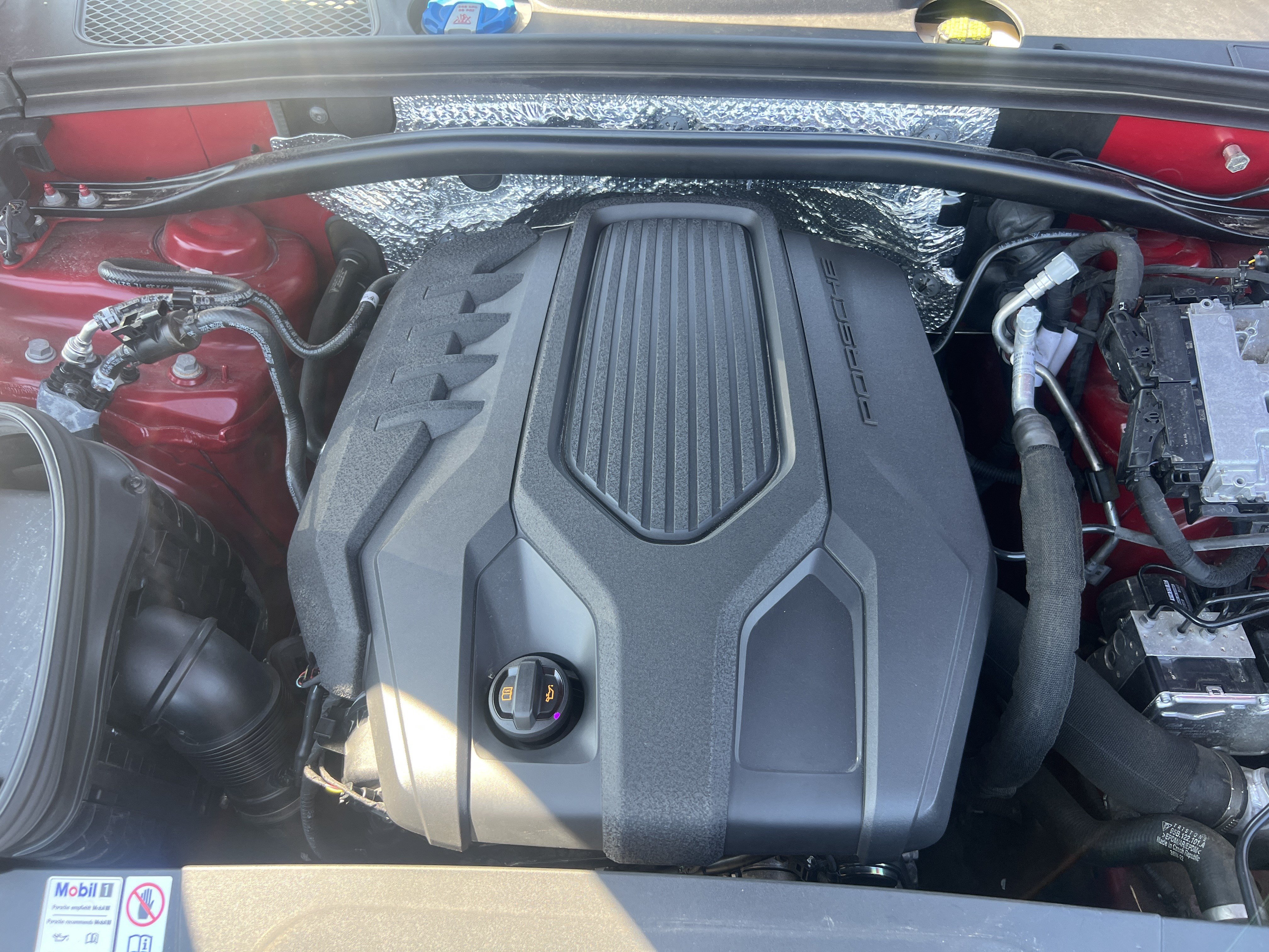 Used 2023 Porsche Macan AWD/4WD image 36