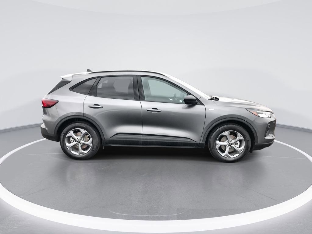 Used 2025 Ford Escape ST-Line w/ Equipment Group 301A image 9