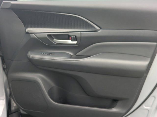 Used 2026 Toyota Grand Highlander AWD Hybrid image 13